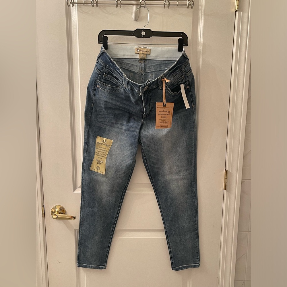 Democracy Blue jeans booty lift jeans Size 12